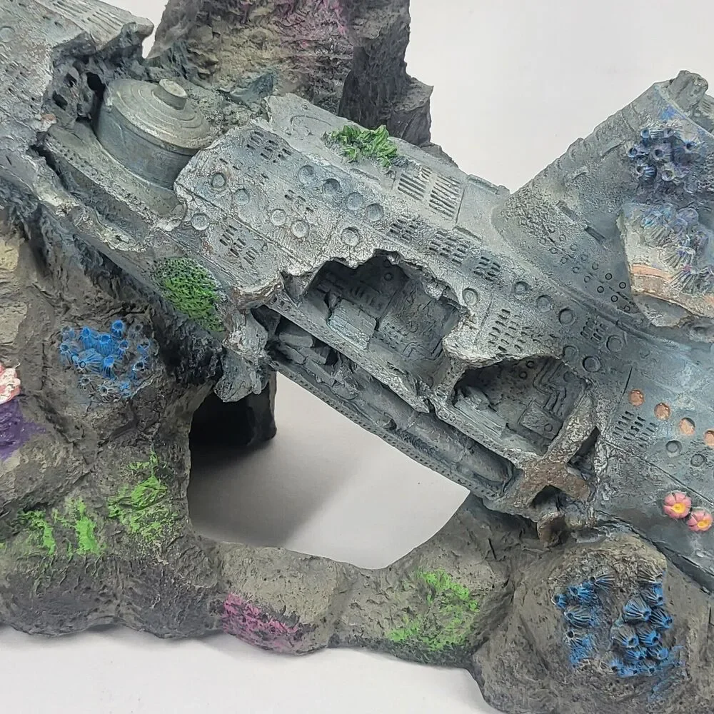 Sunken Submarine Shipwreck Aquarium Decor Statue 12